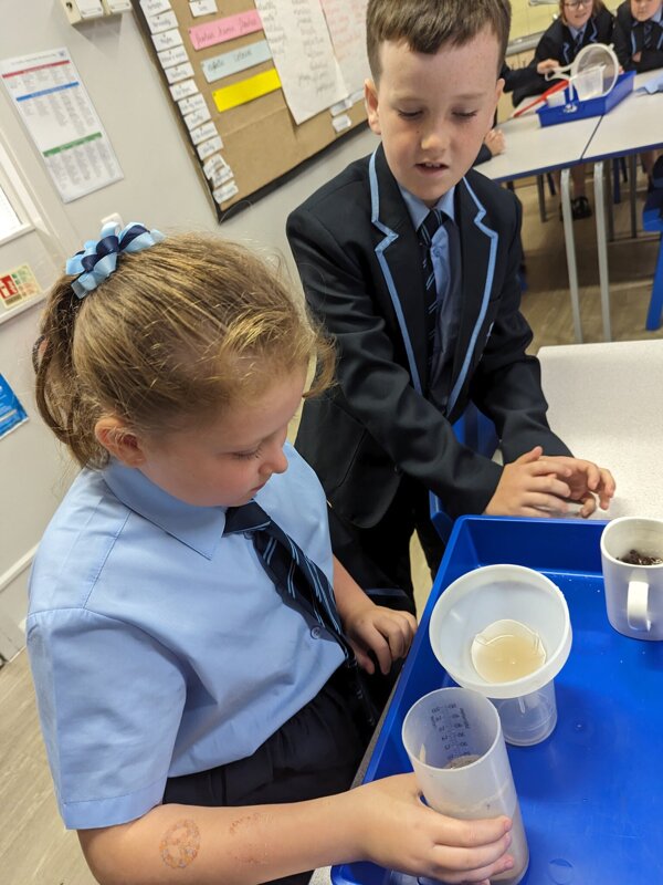 Image of Year Five sieving and filtering