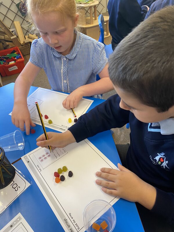 Image of Year 1 - Making arrays!