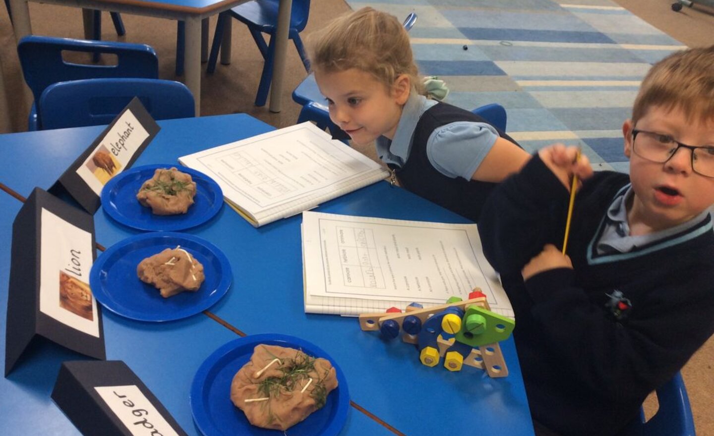 Image of Year 1 get a stinky surprise in Science!