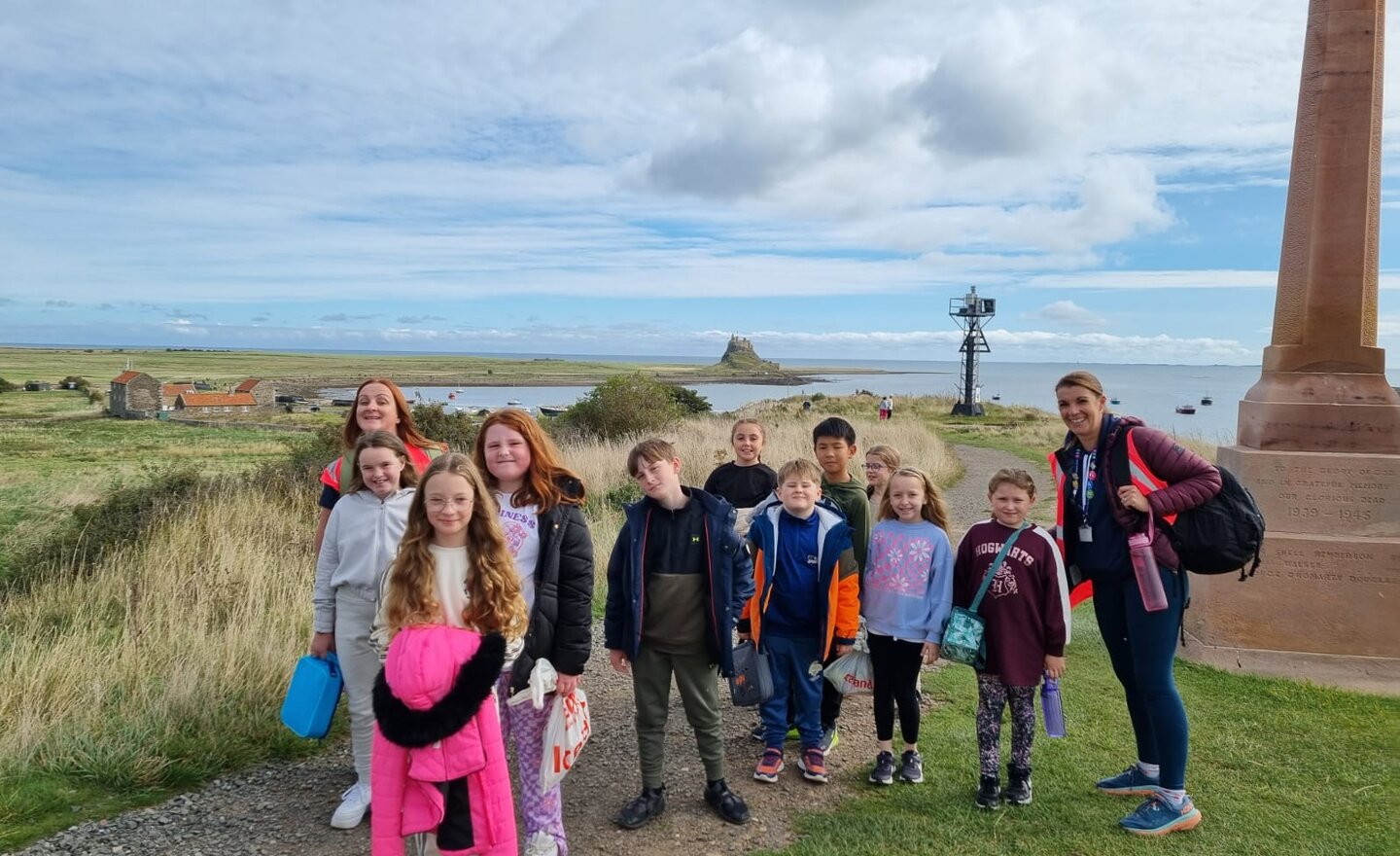 Image of Y5 head to Holy Island!